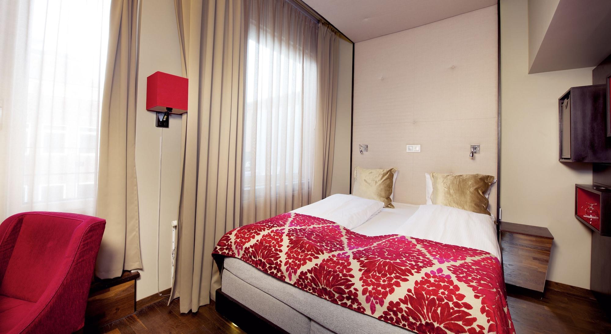Hotell Folketeateret 4*