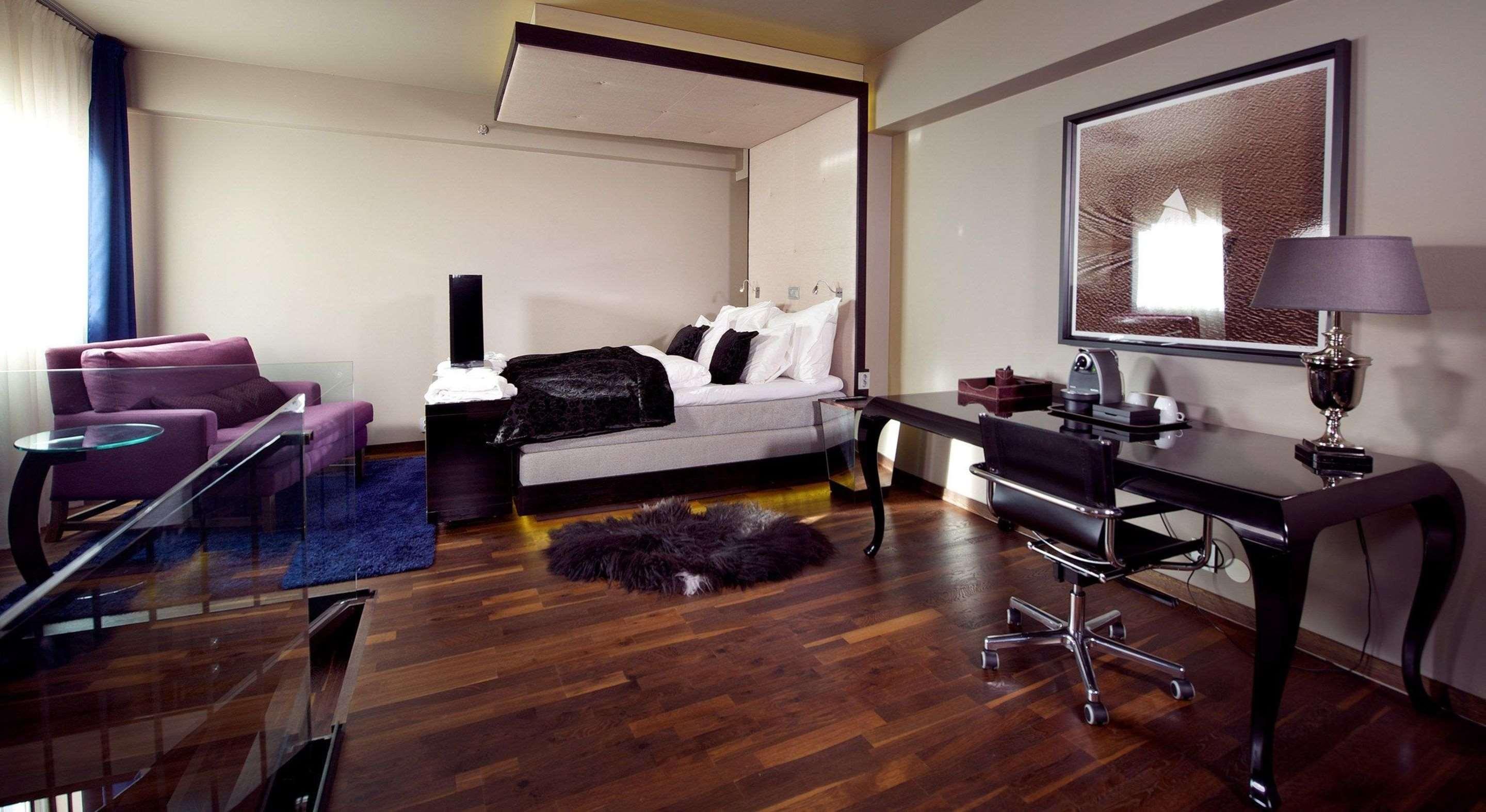 Hotell Folketeateret 4*